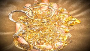 Jual Beli Emas Solo Terpercaya, Termasuk Layanan Jual Emas Tanpa Surat